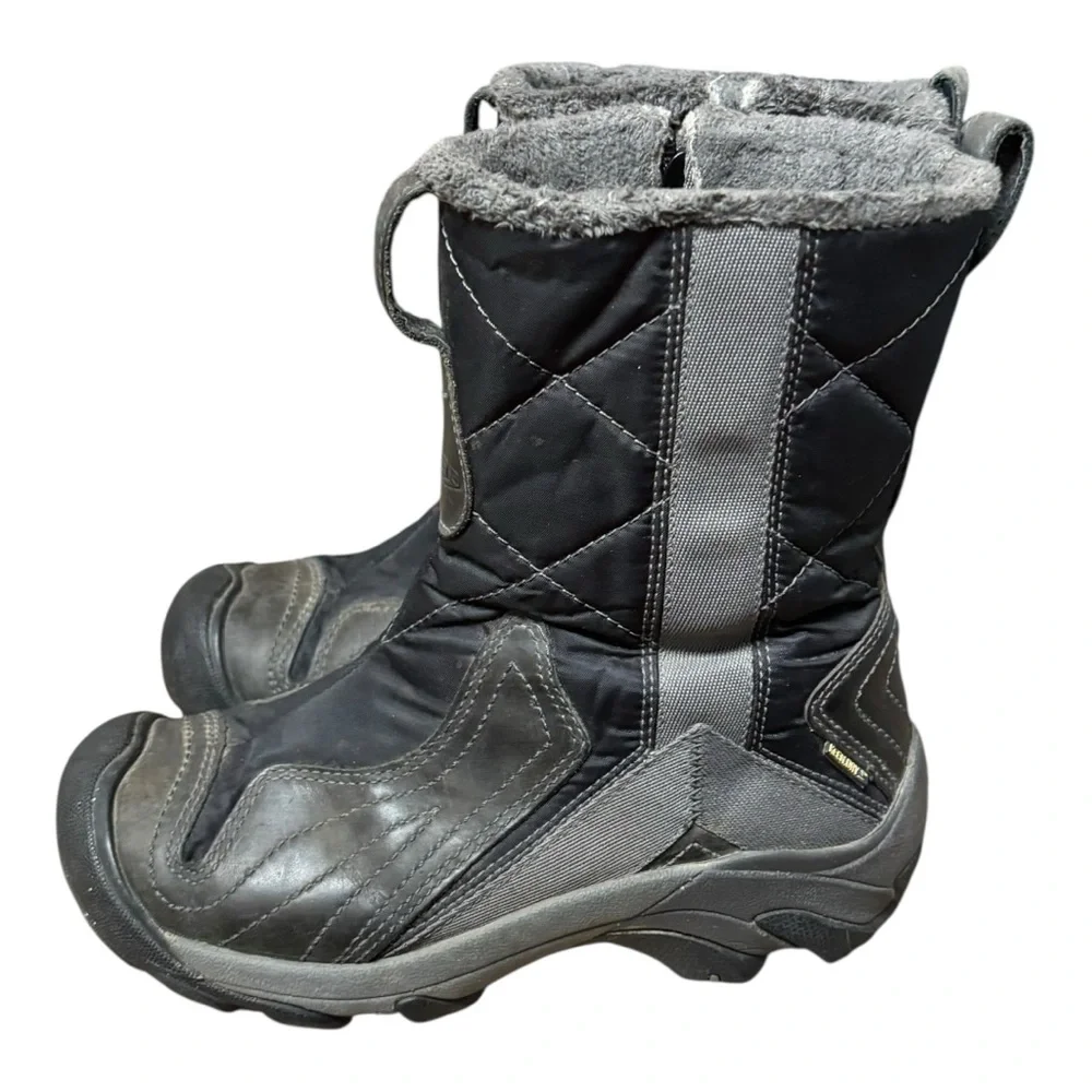 Keen Boots Women’s size 7 Betty insulated size zipper‎ winter black